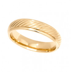 9ct Yellow Gold Gents 5mm Diamond Cut Wedding Band