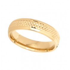 9ct Yellow Gold Gents 5mm Diamond Cut Wedding Band