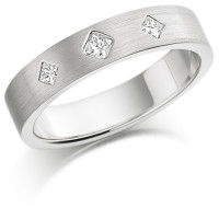 9ct White Gold Ladies 4mm Wedding Ring Set with 3 Princess Cut Diamonds in a Diamond Pattern, Total Weight 12pts  