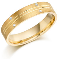 18ct Yellow Gold Gents 5mm Wedding Ring with 2 Parallell Grooves and Set with 3pts of Diamonds  