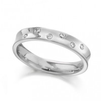 9ct White Gold Ladies 4mm Concave Wedding Ring with Set with 5 Alternate Set Diamonds, Total Weight 7pts  