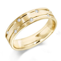 9ct Yellow Gold Gents 6mm Wedding Ring with Parallell Grooves and Set with 7 Alternate Set Diamonds, Total Weight 10pts  