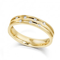 9ct Yellow Gold Ladies 4mm Wedding Ring with Parallel Grooves and Set with 7 Alternate Set Diamonds, Total Weight 7pts  