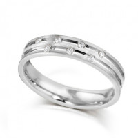 9ct White Gold Ladies 4mm Wedding Ring with Parallel Grooves and Set with 7 Alternate Set Diamonds, Total Weight 7pts  