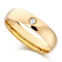 9ct Yellow Gold Gents Plain 5mm Wedding Ring Set with Single 5pt Diamond   