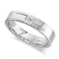 9ct White Gold Ladies 4mm Wedding Ring with L-Shape Pattern and Set with Single 2pt Princess Cut Diamond  