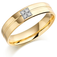 9ct Yellow Gold Gents 5mm Wedding Ring with Centre Groove and Set with 4pts of Diamonds in a Square Box  