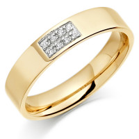 9ct Yellow Gold Ladies 4mm Wedding Ring Set with  4pts of Diamonds in a Rectangular Box  