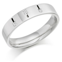 9ct White Gold Ladies 4mm Wedding Ring Set with 3 Princess Cut Diamonds Weighing a Total of 6pts  