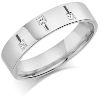9ct White Gold Gents 5mm Wedding Ring Set with 3 Princess Cut  Diamonds Weighing a Total of 11pts  