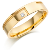 18ct Yellow Gold Gents 5mm Wedding Ring with L-Shape Groove and Set with 3pt Princess Cut Diamond  