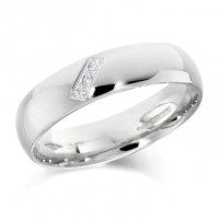9ct White Gold Gents 5mm Wedding Ring Set with 1pt of Diamonds in a Diagonal Box   