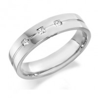 9ct White Gold Gents 5mm Wedding Ring with a Centre Groove and Set with 3 Princess Cut Diamonds, Total Weight 11pts  