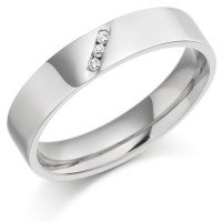 9ct White Gold Ladies 4mm Wedding Ring with 3 Diamonds Diagonally Set Across Weighing a Total of 3pts  
