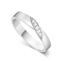 9ct White Gold Ladies 4mm Wedding Band Ring with a Diagonal Leaf Set with 0.05ct of Diamonds