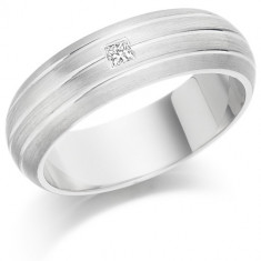 Gents 6mm 9ct White Gold Ring with 3 Parallel Lines and Set with a Single 5pt Princess Cut Diamond