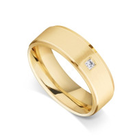 9ct Yellow Gold Gents Flat Court Wedding Ring with a Grooved Edge Set with 0.053ct of Princess Cut Diamond in the Centre